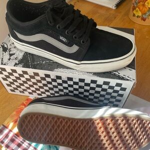Men’s black vans